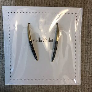 Stella & Dot New Moon Earrings - New in Box